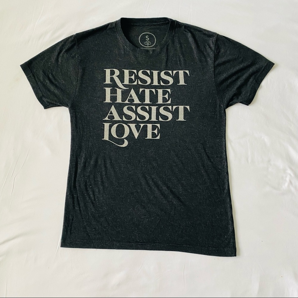 FREE w/ Bundle 2+ ❤️ Soft Gray Tee